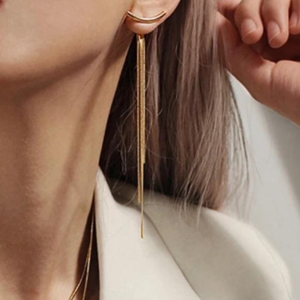 NEW 18K GOLD LONG TASSEL ARC EARRINGS, NICE EARRINGS, CUTE EARRINGS. - Picture 1 of 7